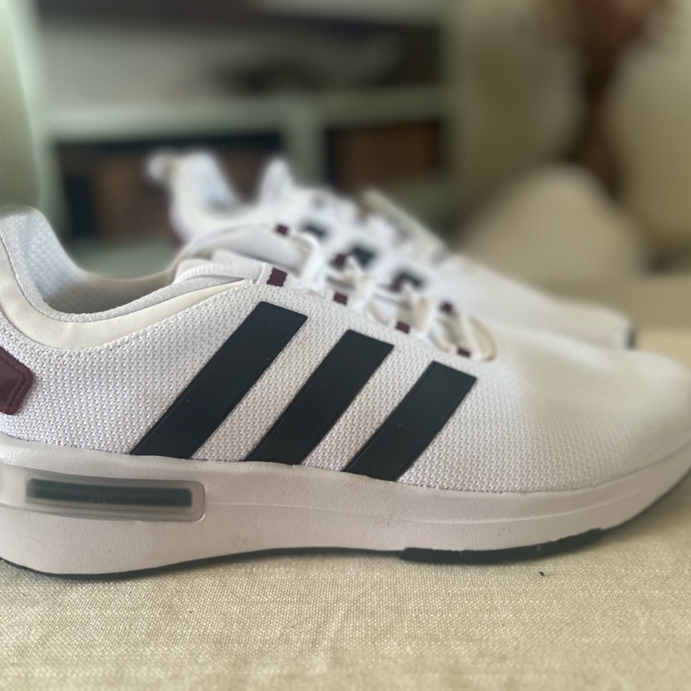 adidas White Running Shoes with Black Three Stripes and Maroon Accents